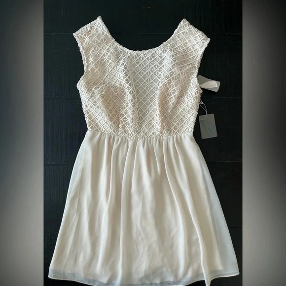 Cream Dress - Picture 1 of 3